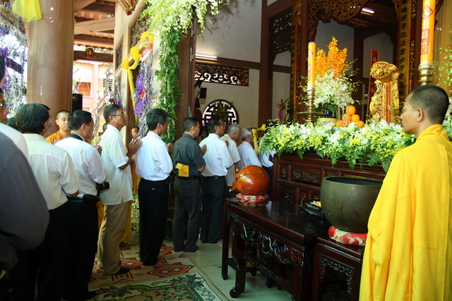 Chùm ảnh: Các đoàn viếng tang lễ HT. Thích Minh Châu - Sáng 08/09/2012