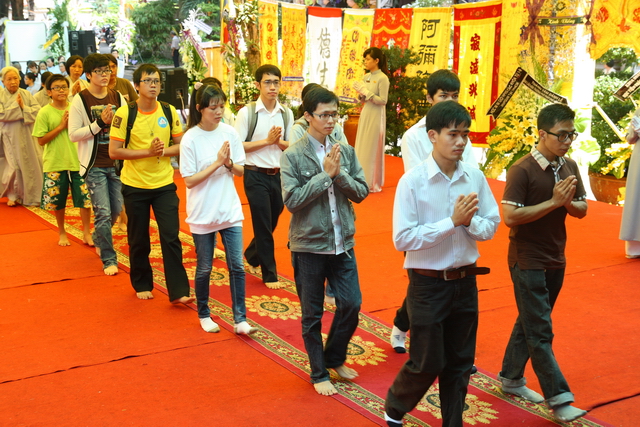 Chùm ảnh: Các đoàn viếng tang lễ HT. Thích Minh Châu - Sáng 08/09/2012