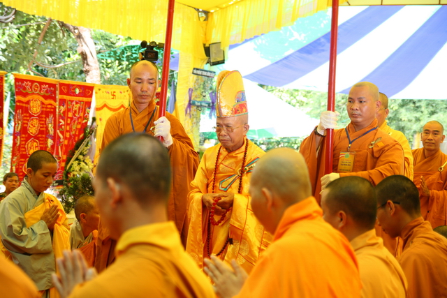 Chùm ảnh: Các đoàn viếng tang lễ HT. Thích Minh Châu - Sáng 08/09/2012