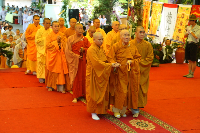 Chùm ảnh: Các đoàn viếng tang lễ HT. Thích Minh Châu - Chiều 08/09/2012