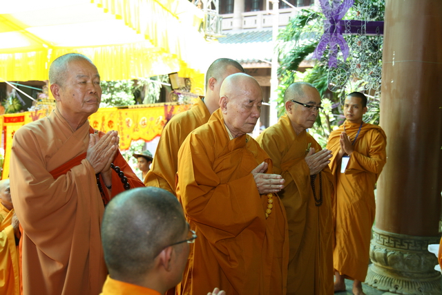 Chùm ảnh: Các đoàn viếng tang lễ HT. Thích Minh Châu - Chiều 08/09/2012