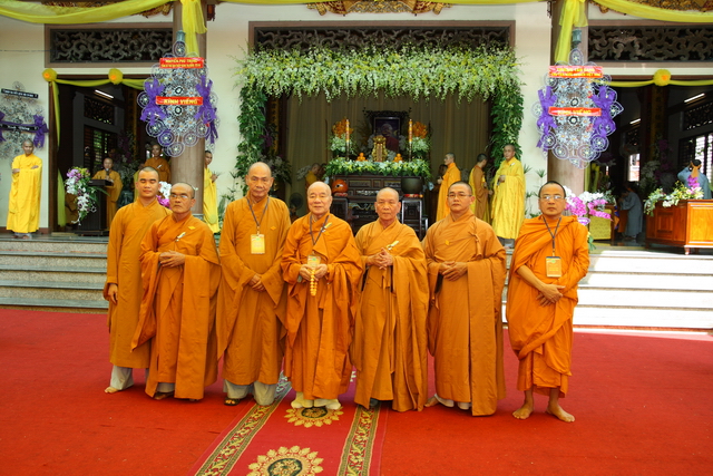 Chùm ảnh: Các đoàn viếng tang lễ HT. Thích Minh Châu - Chiều 08/09/2012