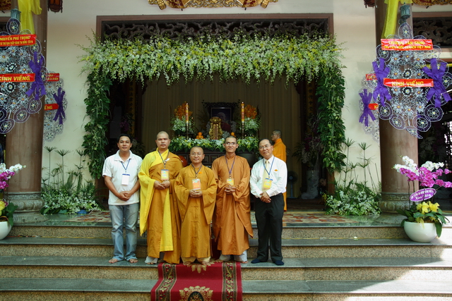Chùm ảnh: Các đoàn viếng tang lễ HT. Thích Minh Châu - Chiều 08/09/2012