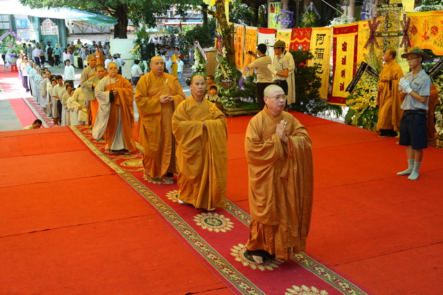 Chùm ảnh: Các đoàn viếng tang lễ HT. Thích Minh Châu - Chiều 08/09/2012