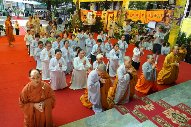 Chùm ảnh: Các đoàn viếng tang lễ HT. Thích Minh Châu - Chiều 08/09/2012
