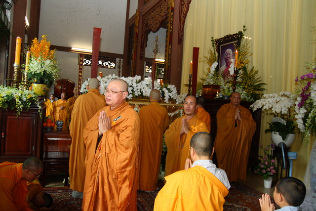 Chùm ảnh: Các đoàn viếng tang lễ HT. Thích Minh Châu - Chiều 08/09/2012
