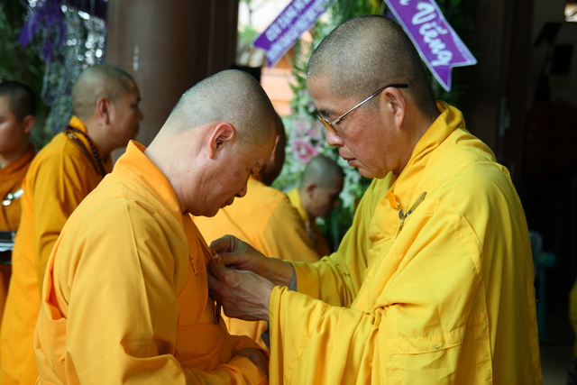 Chùm ảnh: Các đoàn viếng tang lễ HT. Thích Minh Châu - Chiều 08/09/2012