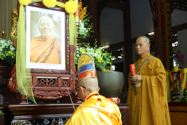 Chùm ảnh: Lễ Cung thỉnh Giác linh cố trưởng lão HT. Thích Minh Châu tham yết Phật Tổ