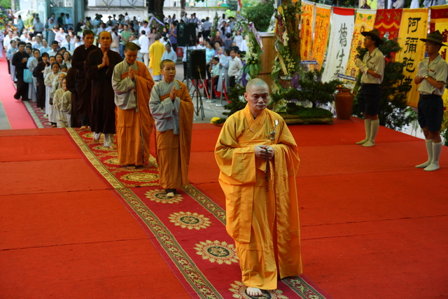 Chùm ảnh: Các đoàn viếng tang lễ HT. Thích Minh Châu - Chiều 08/09/2012