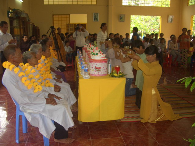 Kiên Giang: Lễ mừng thọ tập thể tại tịnh xá Ngọc Phúc