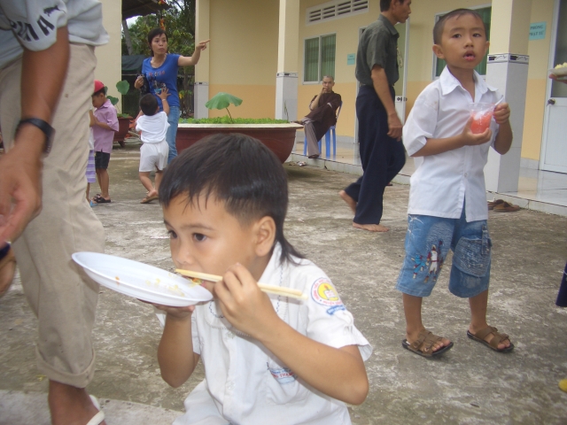 Kiên Giang: Đêm hội trăng rằm tại tịnh xá Ngọc Phúc