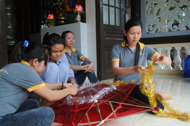 TpHCM : Tịnh Viện Pháp Hạnh tổ chức &quot; Đêm Trăng Tuổi Thơ&quot;