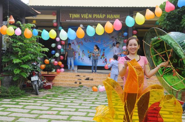 TpHCM : Tịnh Viện Pháp Hạnh tổ chức &quot; Đêm Trăng Tuổi Thơ&quot;