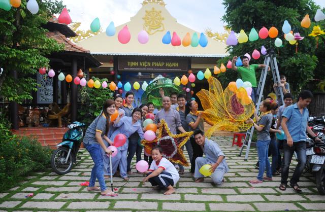 TpHCM : Tịnh Viện Pháp Hạnh tổ chức &quot; Đêm Trăng Tuổi Thơ&quot;