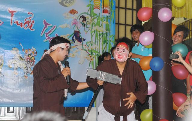TpHCM : Tịnh Viện Pháp Hạnh tổ chức &quot; Đêm Trăng Tuổi Thơ&quot;