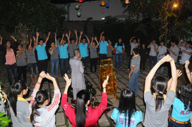 TpHCM : Tịnh Viện Pháp Hạnh tổ chức &quot; Đêm Trăng Tuổi Thơ&quot;