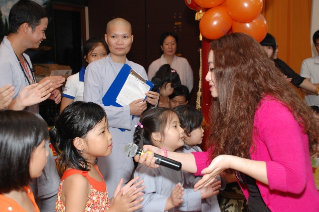 TP. HCM: Đón mừng Trung Thu tại Quan Âm tu viện