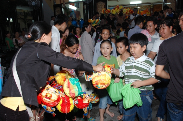 TP. HCM: Đón mừng Trung Thu tại Quan Âm tu viện