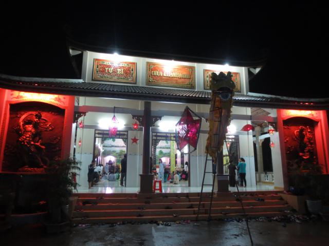 Ấm Áp Đêm Trung Thu Tại Chùa Khánh Ninh