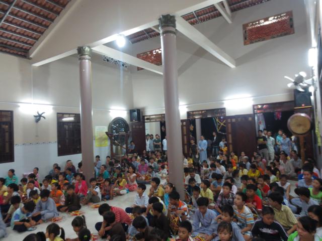 Ấm Áp Đêm Trung Thu Tại Chùa Khánh Ninh