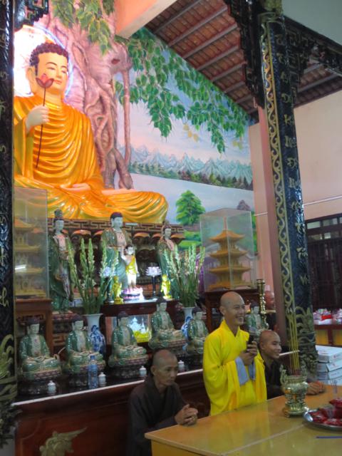 Ấm Áp Đêm Trung Thu Tại Chùa Khánh Ninh