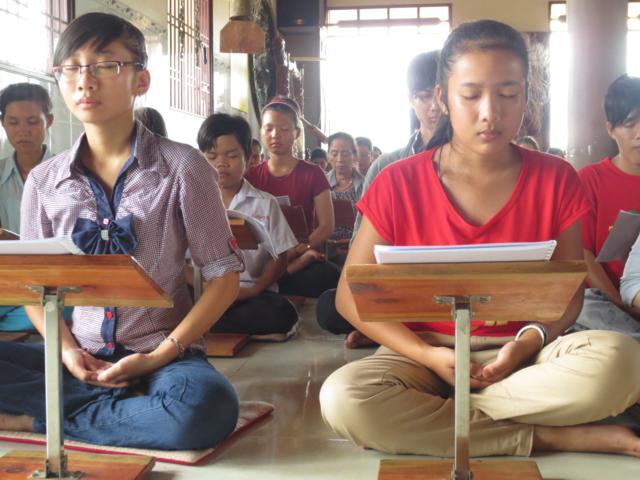 Một Ngày Hiến Tặng Niềm Vui Của CLB “Sống Để Cho Đi”