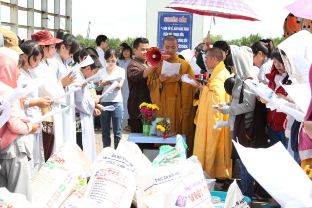 Một Ngày Hiến Tặng Niềm Vui Của CLB “Sống Để Cho Đi”