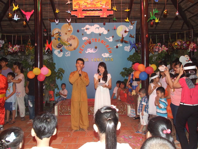Chùa Long Vân vui tết Trung Thu