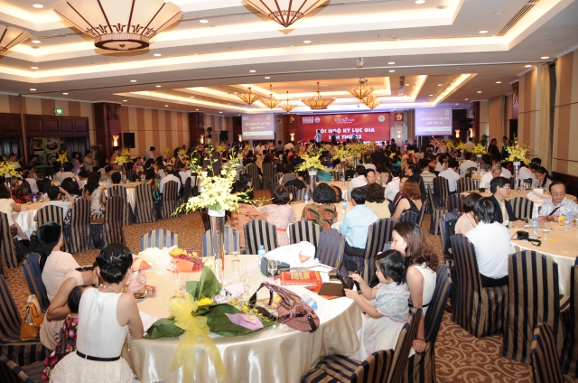 Pho tượng Phật Mẫu chùa Đại Tuệ được xác lập kỷ lục Việt Nam