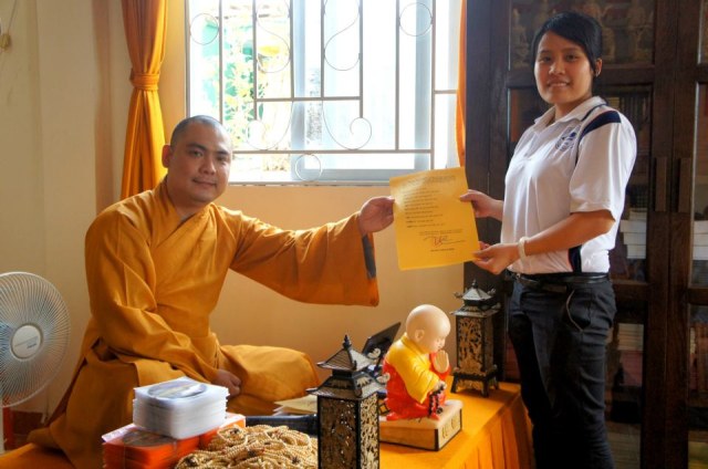 TP. HCM: Sinh viên khoa Kế toán - Đại học Mở tu học 1 ngày tại chùa Thiện Mỹ