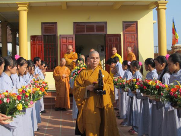 Nghệ An:Chùa Chí Linh Tổ Chức Lễ Hội Quán Âm Và Hoa Đăng Cầu Nguyện