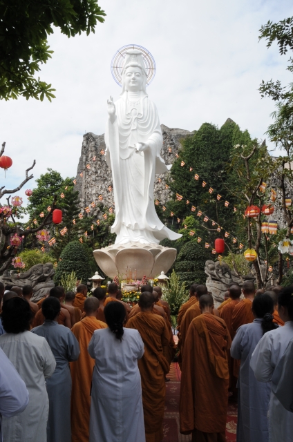 TP. HCM: Tịnh xá Trung Tâm đã tổ chức trọng thể lễ lạc thành Bảo tượng Bồ tát Quán Thế Âm