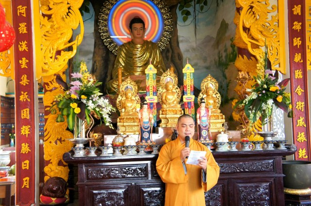 TP. HCM: Sinh viên khoa Kế toán - Đại học Mở tu học 1 ngày tại chùa Thiện Mỹ