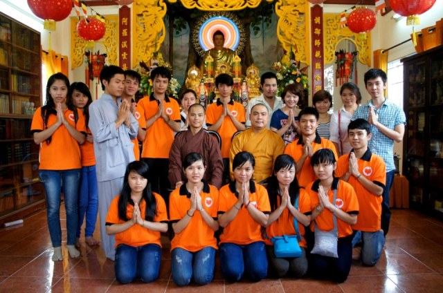 TP. HCM: Sinh viên khoa Kế toán - Đại học Mở tu học 1 ngày tại chùa Thiện Mỹ