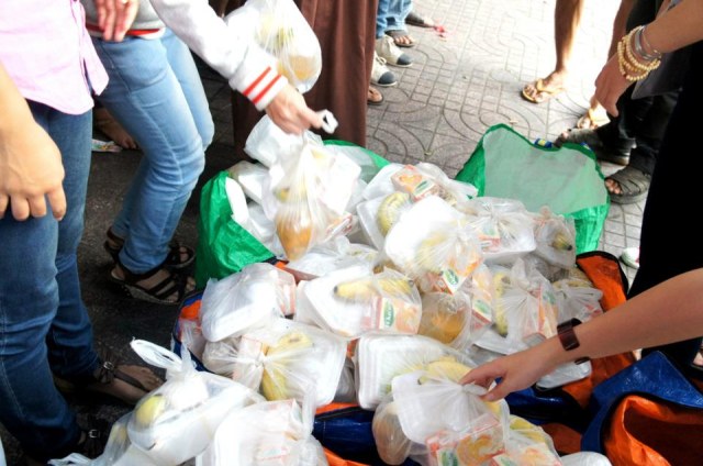 TP. HCM: Sinh viên khoa Kế toán - Đại học Mở tu học 1 ngày tại chùa Thiện Mỹ