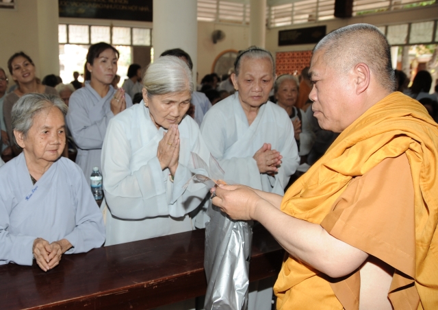 TP. HCM: Tịnh xá Trung Tâm đã tổ chức trọng thể lễ lạc thành Bảo tượng Bồ tát Quán Thế Âm