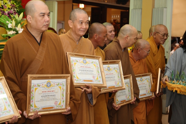 TP.HCM: Lễ tổng kết Đại hội Đại biểu Phật giáo TP.HCM và ra mắt nhân sự 10 ban ngành THPG nhiệm kỳ VIII (2012 – 2017)