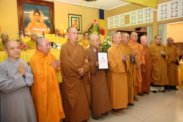 TP.HCM: Lễ tổng kết Đại hội Đại biểu Phật giáo TP.HCM và ra mắt nhân sự 10 ban ngành THPG nhiệm kỳ VIII (2012 – 2017)