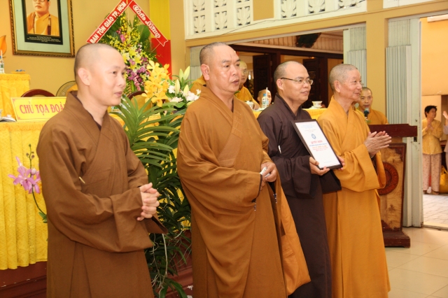 TP.HCM: Lễ tổng kết Đại hội Đại biểu Phật giáo TP.HCM và ra mắt nhân sự 10 ban ngành THPG nhiệm kỳ VIII (2012 – 2017)
