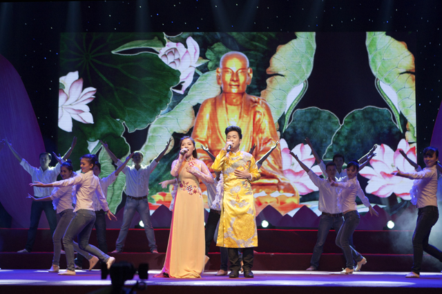 Hoành tráng đêm văn nghệ chào mừng Đại hội “Trở về nguồn cội”