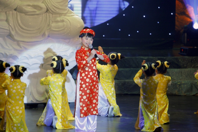 Chùm ảnh: Chương trình ca nhạc Diệu Âm Hoằng Pháp 4: &quot;Vui trong ánh đạo&quot;