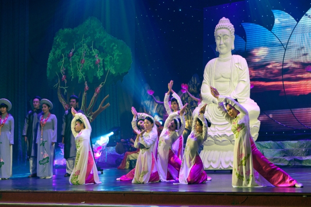Chùm ảnh: Chương trình ca nhạc Diệu Âm Hoằng Pháp 4: &quot;Vui trong ánh đạo&quot;