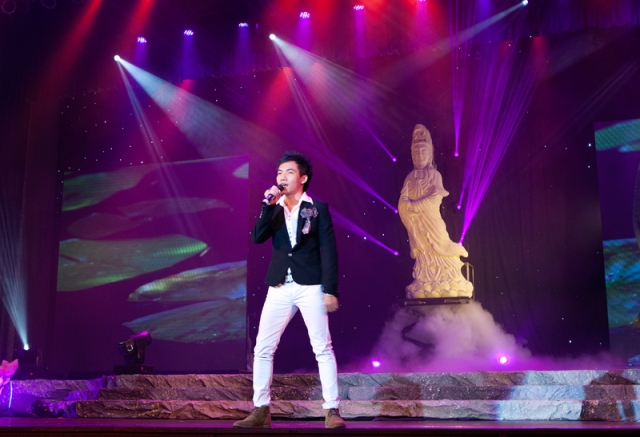 Chùm ảnh: Chương trình ca nhạc Diệu Âm Hoằng Pháp 4: &quot;Vui trong ánh đạo&quot;
