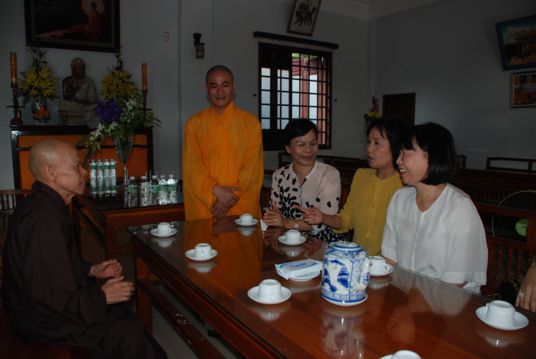 Trung Ương GHPGVN và Phu nhân Chủ tịch nước CHXHCNVN lễ viếng Chung thất Cố Trưởng Lão HT. Thích Minh Châu