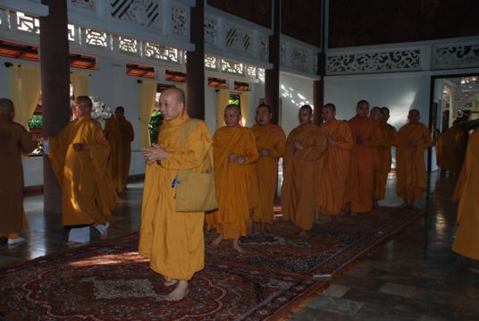 Trung Ương GHPGVN và Phu nhân Chủ tịch nước CHXHCNVN lễ viếng Chung thất Cố Trưởng Lão HT. Thích Minh Châu
