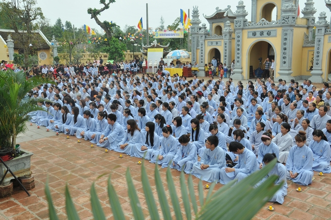 Hà Tĩnh: Chùa Trúc Lâm Thanh Lương tưng bừng Pháp hội hoa đăng vía Đức Phật A Di Đà