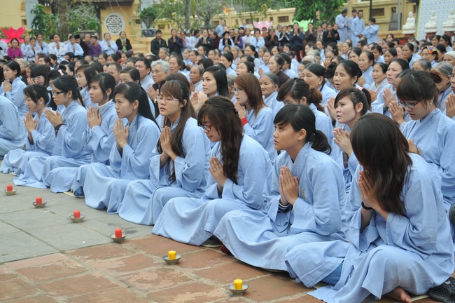 Hà Tĩnh: Chùa Trúc Lâm Thanh Lương tưng bừng Pháp hội hoa đăng vía Đức Phật A Di Đà