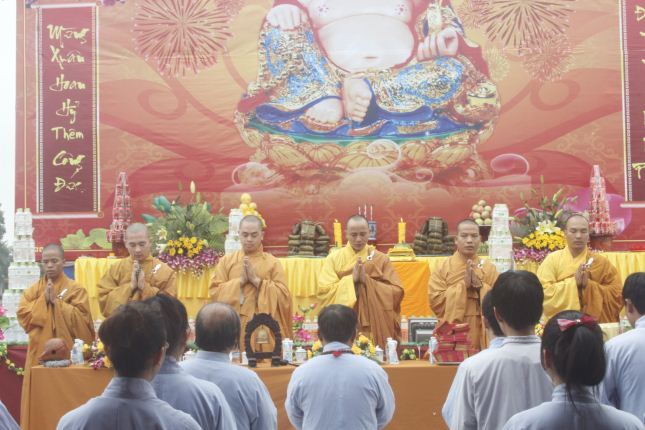 Hà Tĩnh: Lễ &quot;cầu&quot; được an tại ngôi chùa Tịnh Pháp