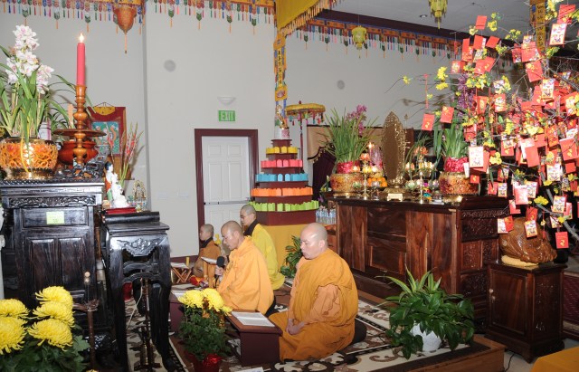 Hoa Kỳ: Đón giao thừa và mồng một Tết Quý Tỵ ở một số chùa Bắc California