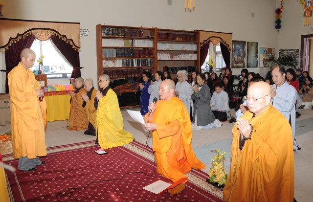 Hoa Kỳ: Đón giao thừa và mồng một Tết Quý Tỵ ở một số chùa Bắc California